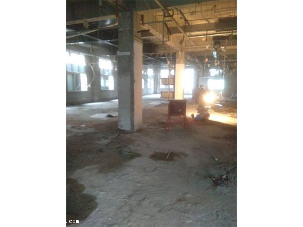 商場拆除工程隊